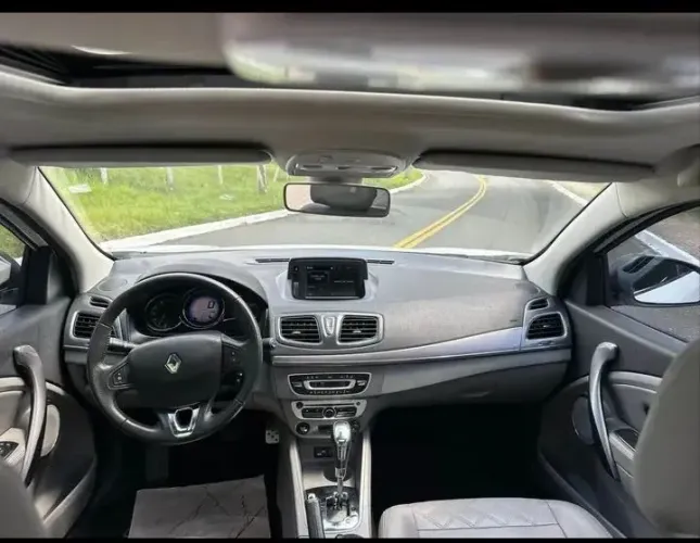Renault Fluence Sedan Privilège 2.0 16V Flex AUT 2015