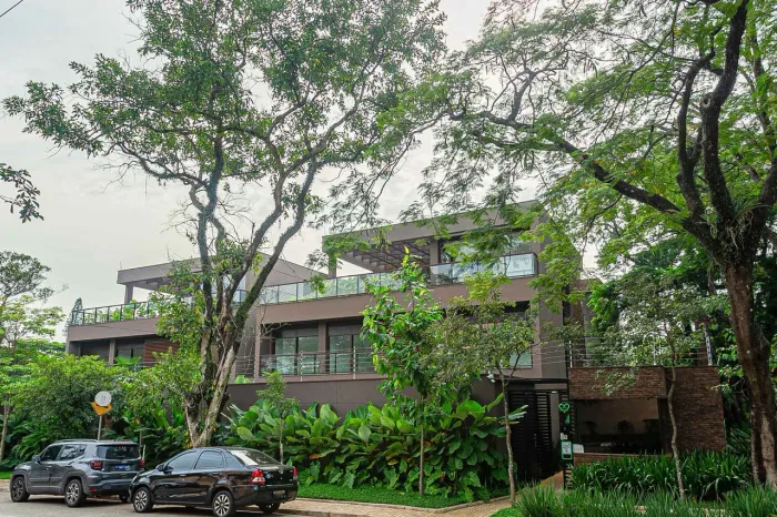 Casa Flora Badra: Exclusividade e Sofisticação em Condomínio com Apenas 4 Casas no Jardim