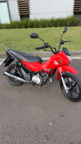Honda Pop 110i com frente a disco e rodas de biz +