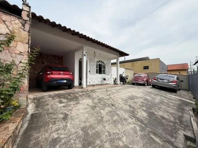 Casa com 3 dormitórios à venda, 375 m² por R$ 1.100.000 - Vila Cloris - Belo Horizonte/MG