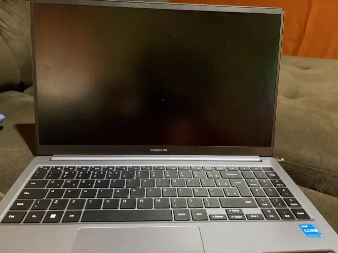 Samsung Notebook  book 4 
