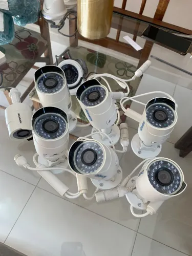Câmeras IP Hikvision DS-2CD2020F-I - Lente 4mm - Full HD - 8 unidades