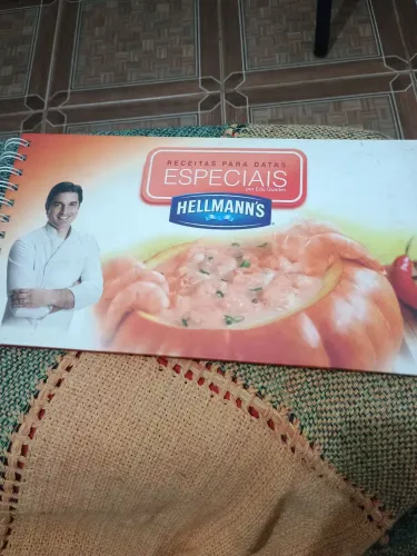 Livro Receitas Especiais Hellmann's.
