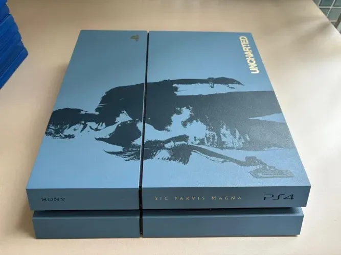 PS4 Uncharted Edition - Peça Rara