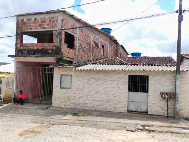 3 Casas Escrituradas em Escada Pe