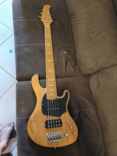 Baixo Raridade JazzMan 5 cordas