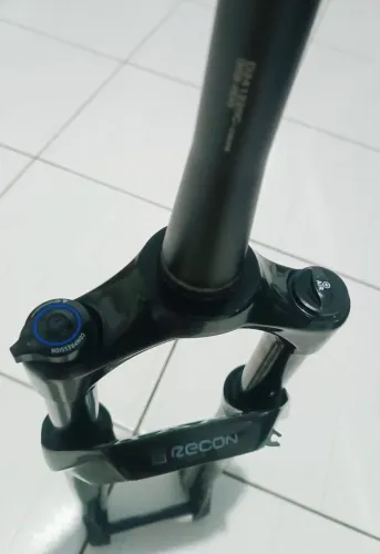 Suspensão Rock Shok Recon Silver Boost