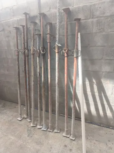 Vendo 20 escoras escoras altura padrao