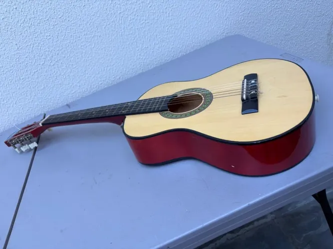 Violão infantil