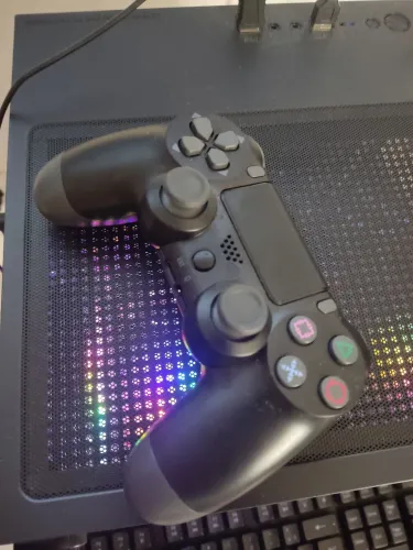 Controle de Playstation 4 (Semi-novo)