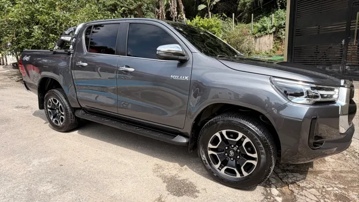Toyota Hilux CD SRX 4X4 2.8 TDI 16V Diesel Aut. 2021