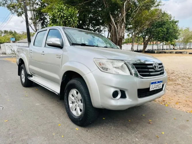 Toyota Hilux CD SRV 4X4 2.7 Flex 16V Aut. 2013