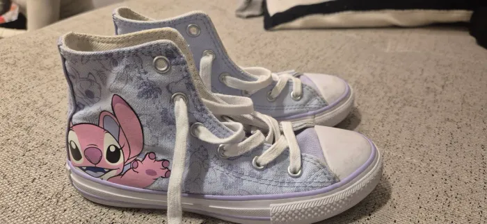 Converse Lilo e Stitch sem uso