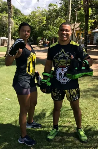 Professor de Muay Thai e Boxe