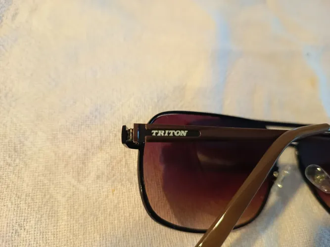 Óculos de sol... Marca TRITON
