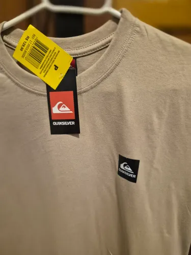 Camisa QuikSilver NOVA com etiqueta  1a linha