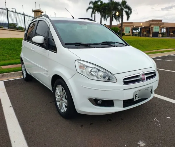 Fiat Idea Attractive 1.4 Fire Flex 8V 5P 2014