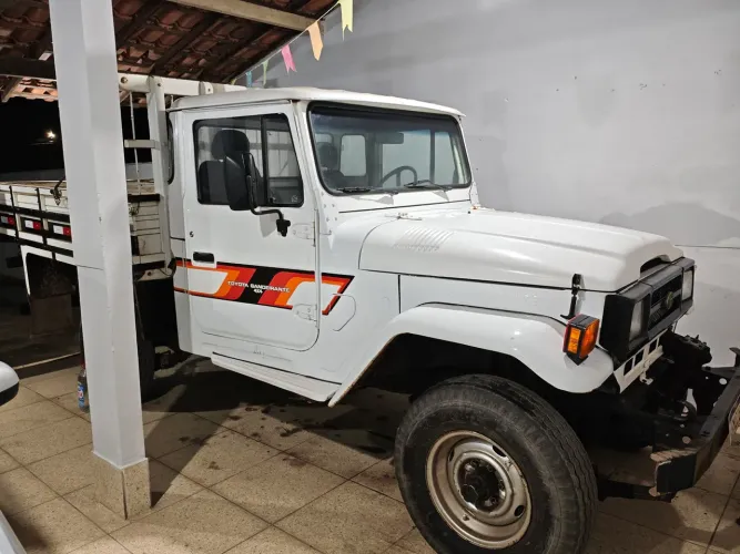 Toyota Band.Jipe Cap.de Aço Chas. Curto Diesel 1992