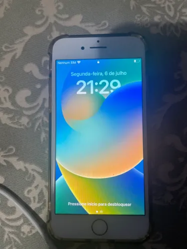 Iphone 8 64gb traseira trincada