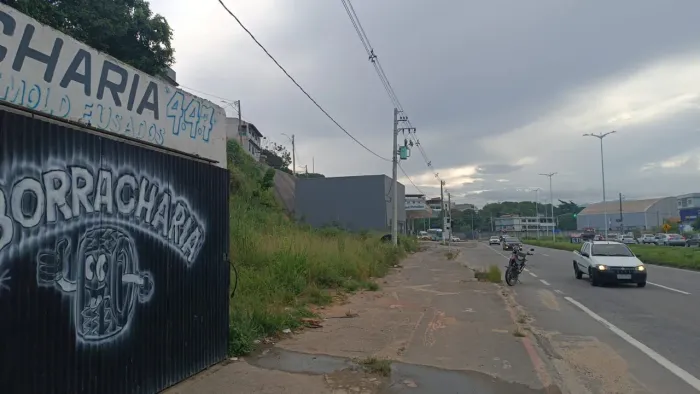 Vendo ou alugo terreno na rodovia leste oeste 