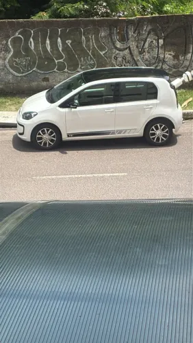 Volkswagen Up! Move 1.0 TSI Total Flex 12V 5P 2016
