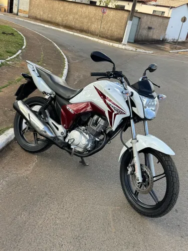 Vende-se CG TITAN 150 Ano 2014