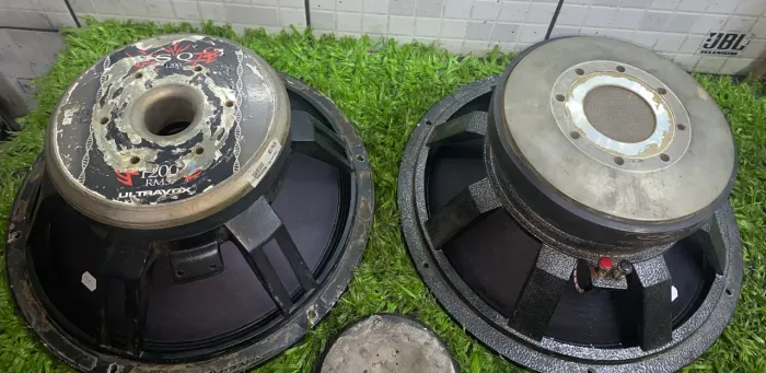 Vendo falante ultravox 1200rms 