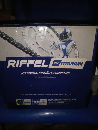 Vendo Um kit coroa, pinhão e corrente