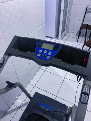 Esteira para uso pessoal, corrida, andada e exercicios. VALOR NEGOCIAVEL