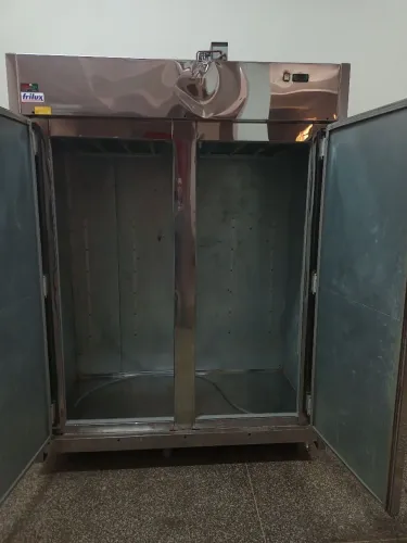 Vendo camara fria toda inox, semi nova