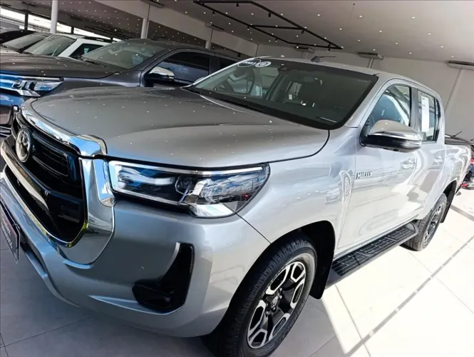 Toyota Hilux CD SRX 4X4 2.8 TDI 16V Diesel Aut. 2023