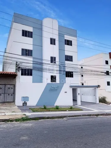 Aluga-se Apartamento de 2 Quartos (1 Suíte) no Candeias