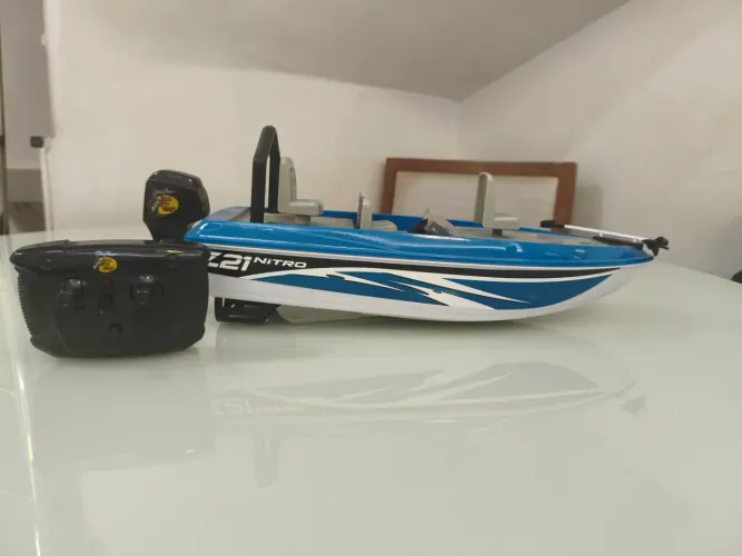 Barco bass pro shops de controle remoto 