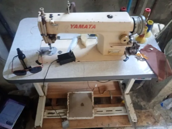 Máquina de costura industrial reta yamaata