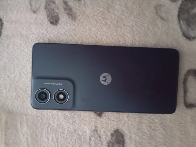 Celular está em boa condições bateria está em 100%