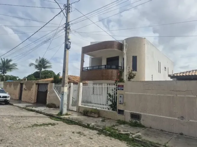 CASA DE ANDAR COM PISCINA