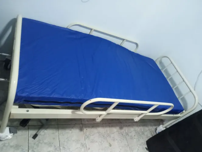 Vendo colchão hospitalar