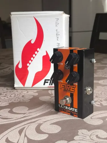 Pedal Fire Ultimate Distortion Custom Shop