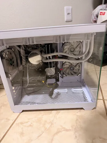 VENDENDO URGENTE PC + 144hz