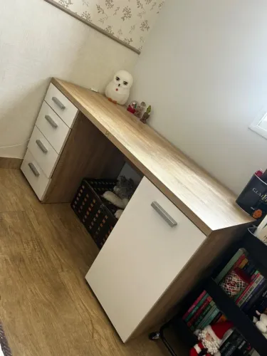 Linda escrivaninha para quarto Kapsberg 