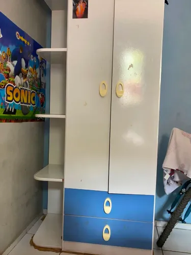 Vende-se guarda roupa conservado.
