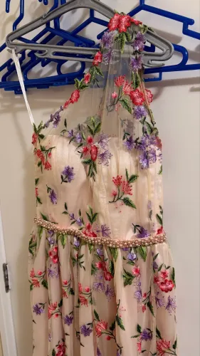 Roupa de tule flores