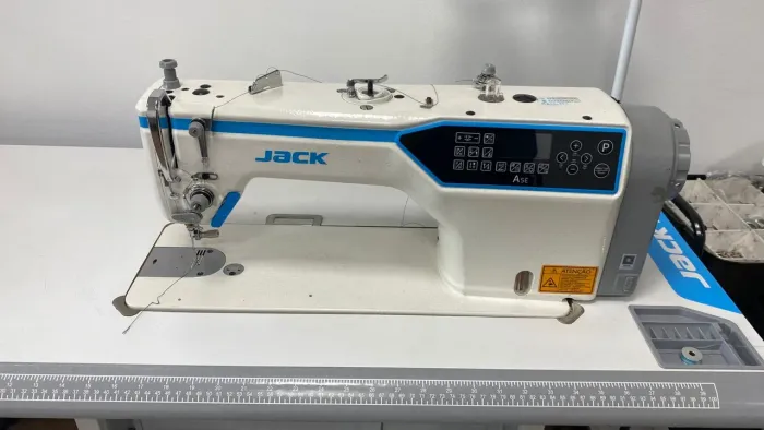Máquina de Costura Reta Industrial JACK A5/E