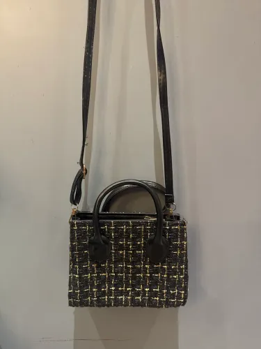 Bolsa preta pequena