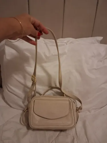 Bolsa off white couro legítimo