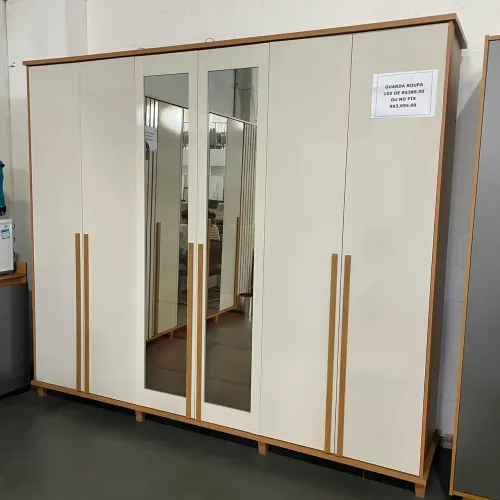 Guarda roupa 6 portas com Led