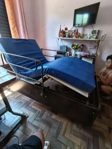 Cama Hospitalar Motorizada Residencial Veneza com Elevação do Leito Completa
