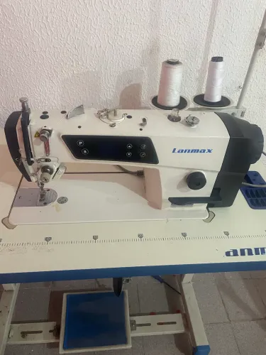 Máquina reta semi eletrônica 