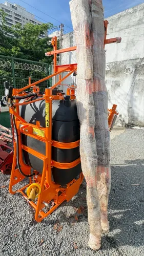 Pulverizador 600 litros M12 
