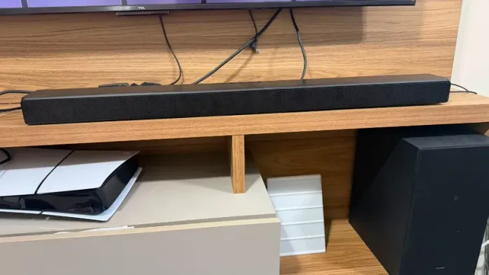 Soundbar Samsung HW-A555 com Subwoofer Sem Fio - Estado de Novo